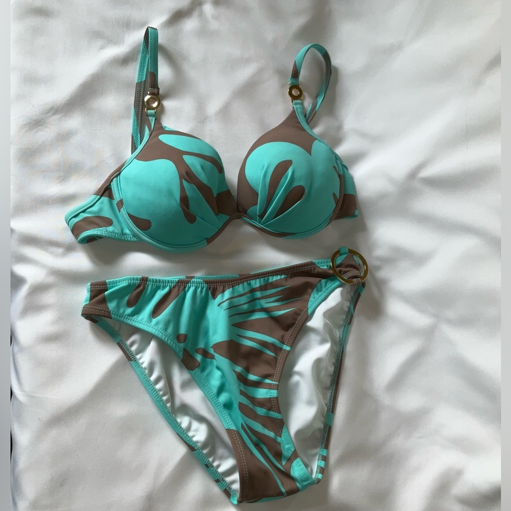 Tara Grinna - Bikini 👙